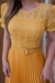 Vestido Longuete,Cor Amarelo, Plissado,Tecido Renda Arrastão com saia em Malha 