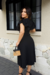 Vestido Midi,Cor Preto,Tecido em Crepe Plissado, Malha Paris