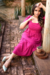 Vestido longo malha lese na cor Pink, com mangas bufantes e cinto forrado.