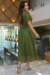 Vestido Longuete,Plissado,Cor verde Musgo,Tecido Renda Arrastão com saia em Malha.