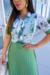 Vestido Midi,Cor Verde Claro,Tecido Tule com Saia em Crepe Plissado,Estampa Floral 