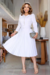 vestido plissado em crepe branco com mangas 3/4, 