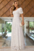 vestido longo rendado Off White, detalhes em botões e manga curta.