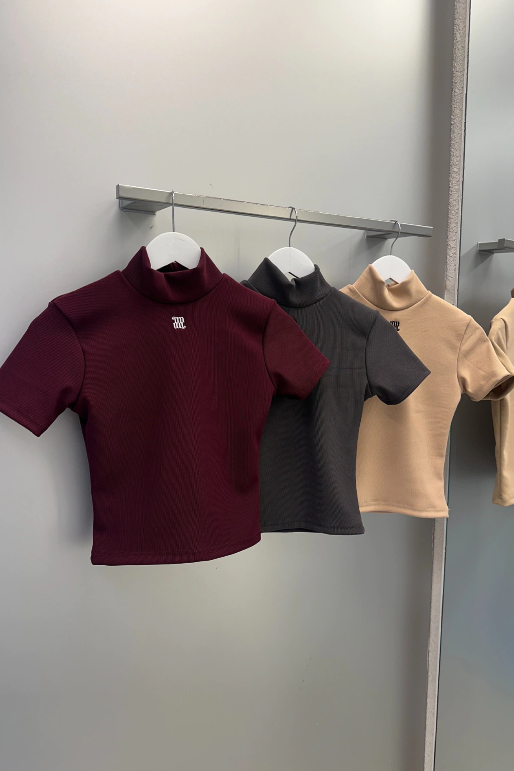 Polera Eme thumbnail 3