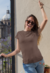 Camiseta Feminina Marrom