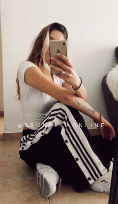 Pantalón con botones - $30515 transf - tienda online