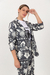 BLAZER ESTAMPA FLORA NEGRA en internet
