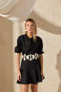 Vestido Corto Con Cinturón de Asta