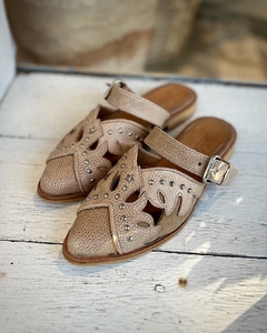 Slipper Indy camel