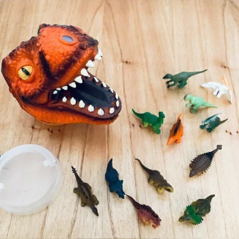 cabeza dinosaurios de goma tiovivo