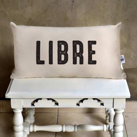 Almohadón Alargado LIBRE