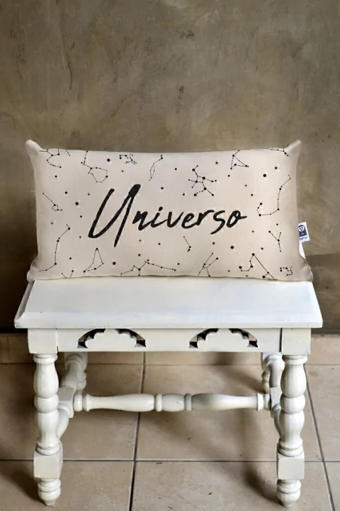 Almohadón Alargado UNIVERSO - comprar online