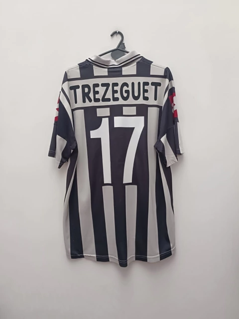 Juventus 2001/02 Tit #17 Trezeguet Talle L (59 x 70/77 cm) C/detalles - buy online
