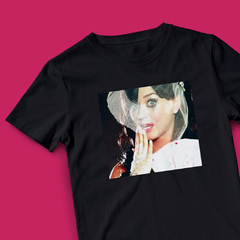 Camiseta Someone call the doctor (Katy Perry) na internet