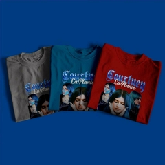 Camiseta Courtney La Plante na internet