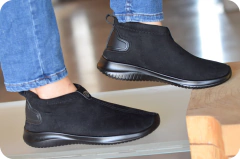 Trini Zapatilla / Modelo: Negro