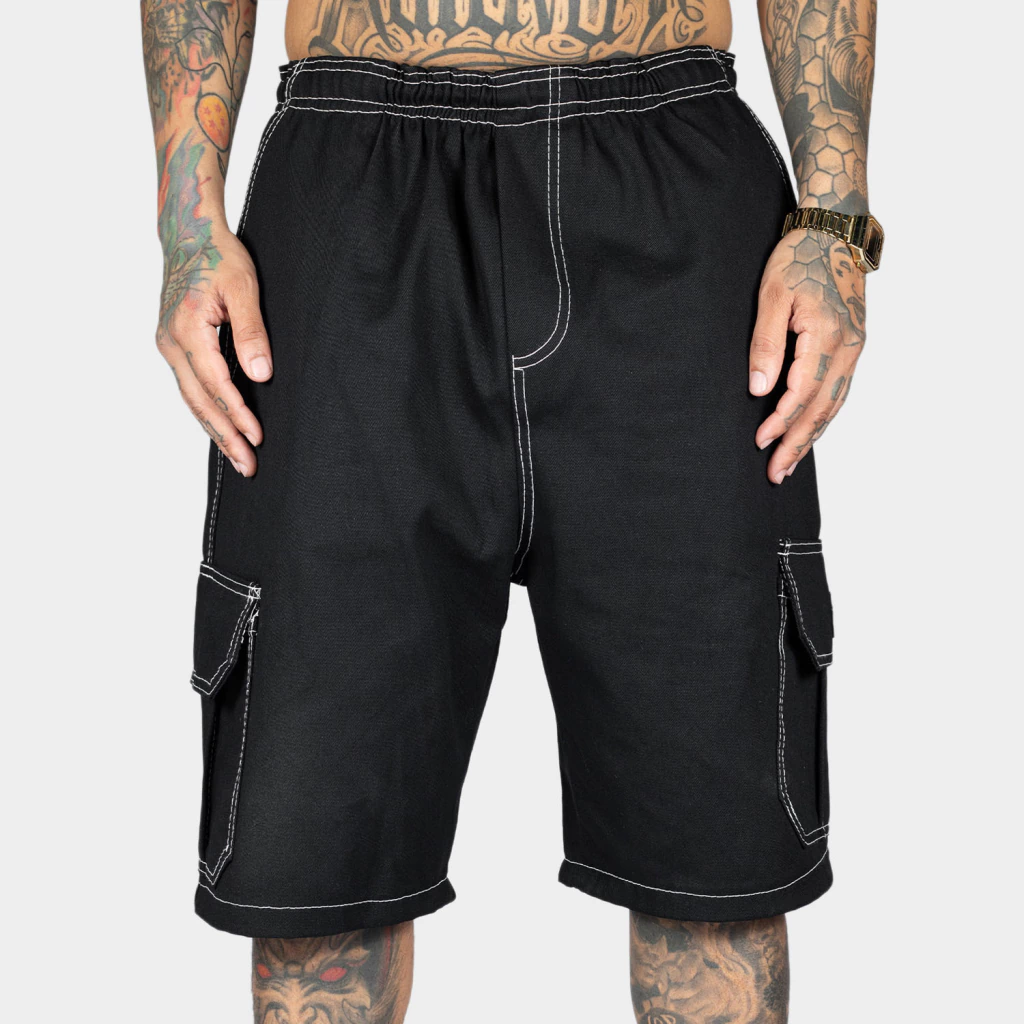 Bermuda Cargo Preta com Costura Branca