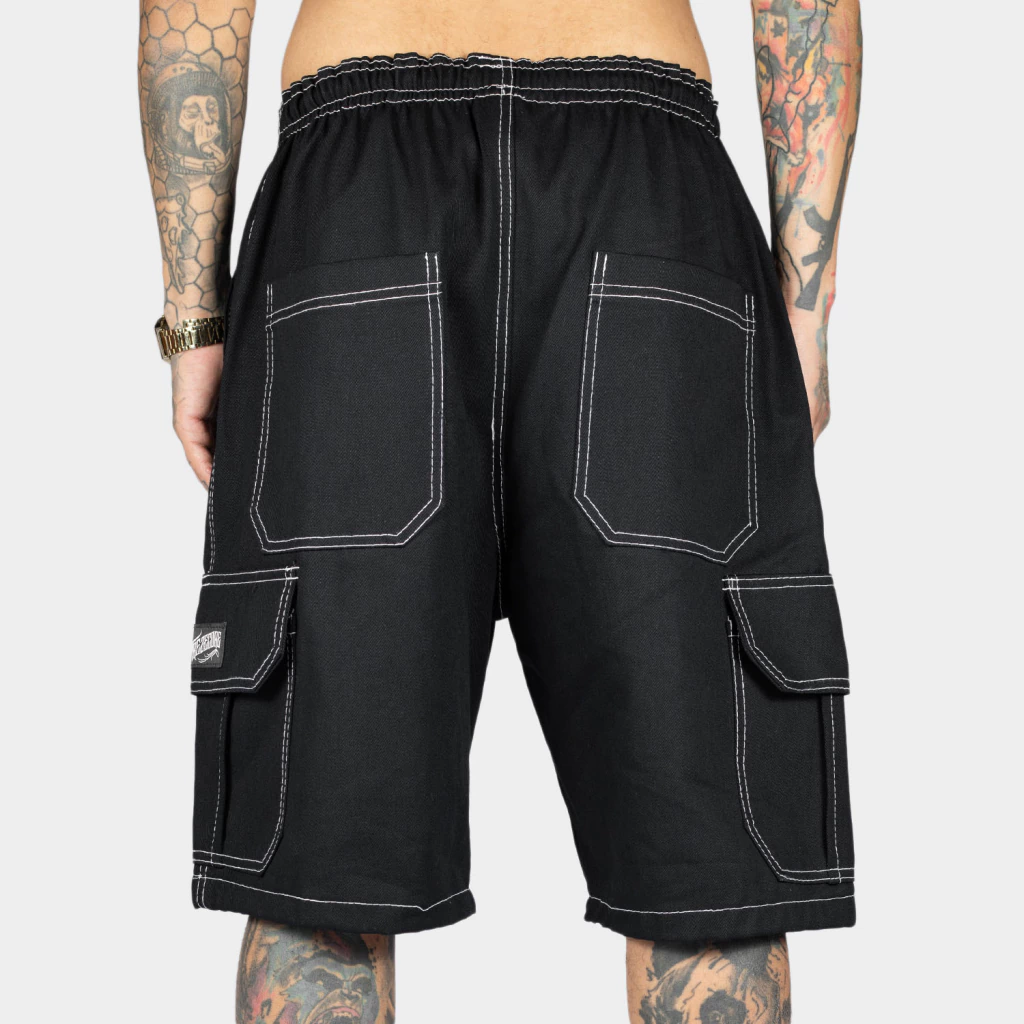 Bermuda Cargo Preta com Costura Branca