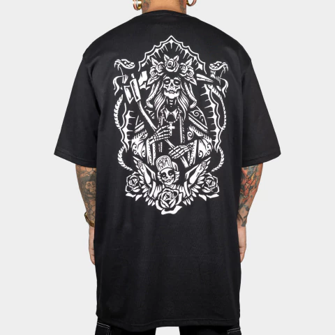 Camiseta Oversized Santa Muerte Preta - comprar online