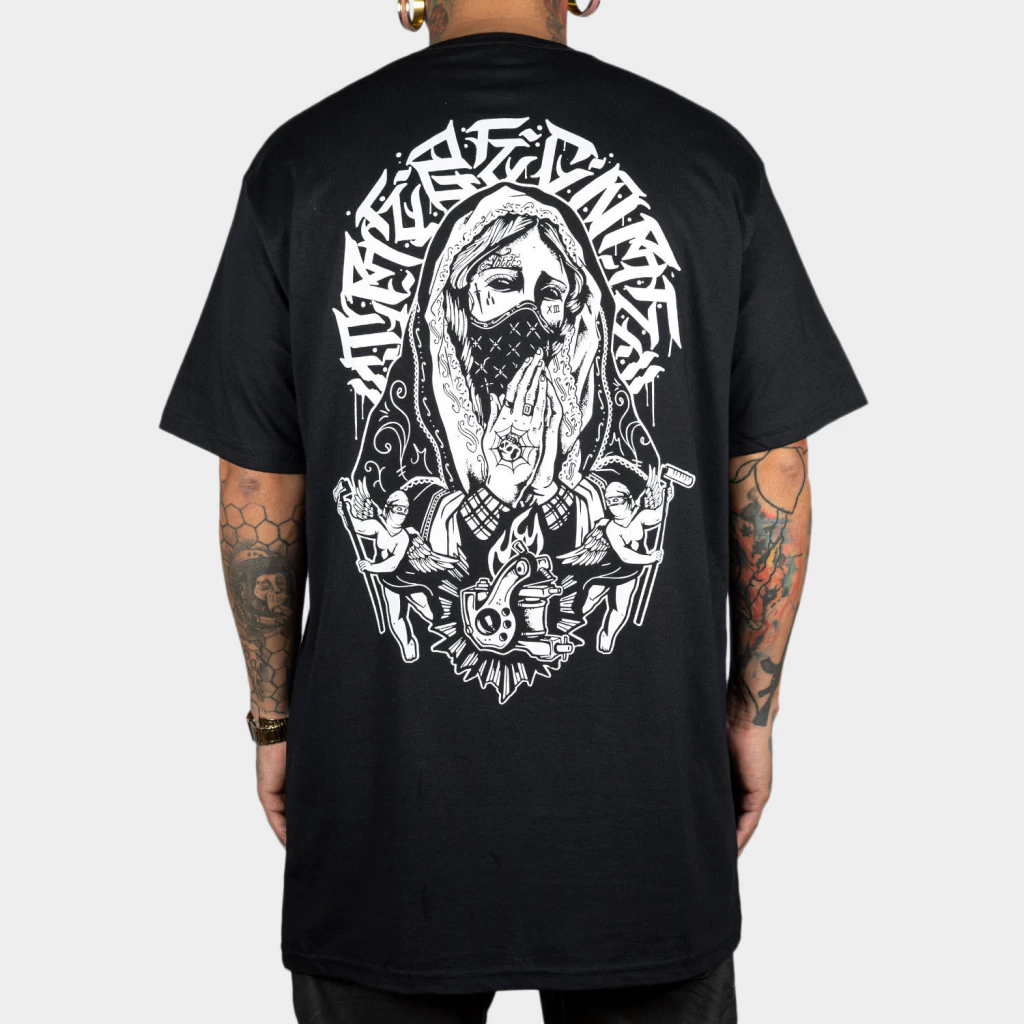 Camiseta Santa Preta