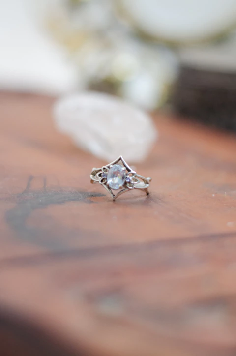 Anel Solitário Arwen {prata - sob encomenda} - comprar online