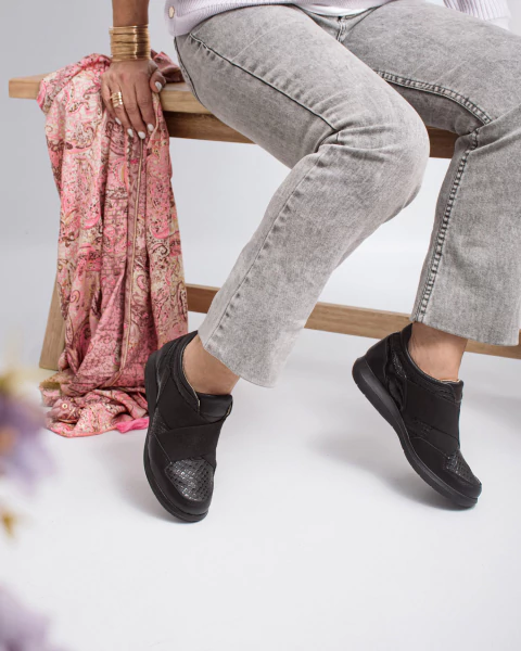 Zapatos de cuero con elastico art k270 Negras modelo - Comfort Gallery