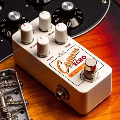 Electro-Harmonix Pico Canyon Echo delay digital compacto