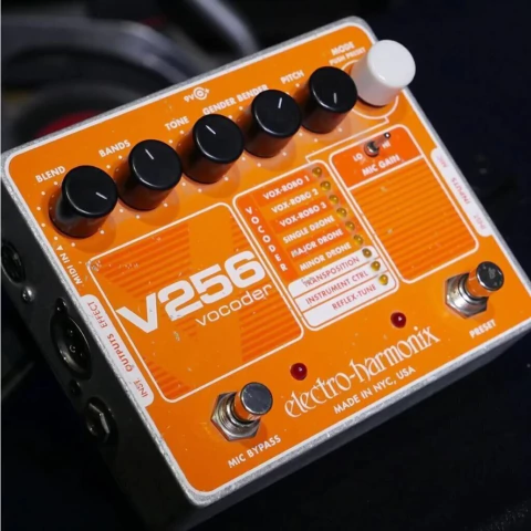 Electro-Harmonix V256 vocoder con corrección vocal y 256 bandas