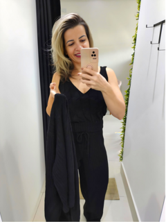 conjunto feminino em tricot mousse preto calça cintura alta flare regata e casaco twin set 