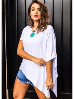 blusa-feminina-branca-estilosa