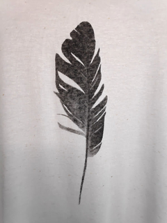 detalhes blusa feminina pena
