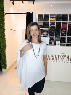 blusa-feminina-branca-estilosa