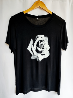 camiseta-feminina-preta