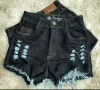 short jeans escuro