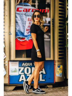 vestido manga curta acima do joelho preto