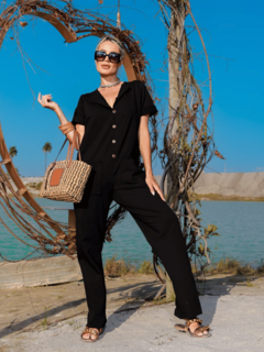 macacão feminino manga curta oversized calça flare preto