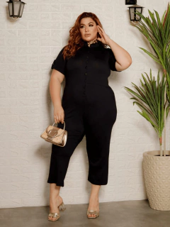 macacão feminino preto oversized manga curta pantacourt