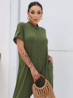 macacão feminino verde oversized manga curta pantacourt
