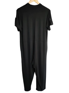 macacão feminino preto oversized manga curta pantacourt
