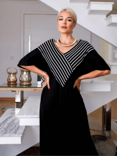 vestido longo manga morgeco preto com listras brancas com bolsos gola v 