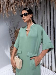 vestido longo com fendas laterais manga curta e bolsos gola v verde
