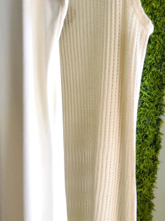 vestido sobreposto regata comprimento midi em algodão artesanal cor ofwhite textura elegante chic atemporal com fendas 