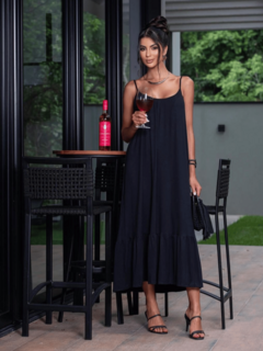 vestido preto midi soltinho com alcinha com babado 