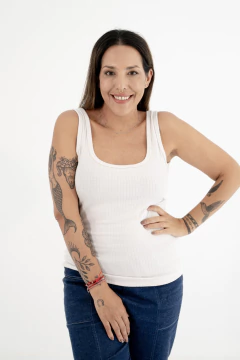 MUSCULOSA DURO DE MATAR - comprar online