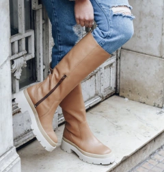 BOTINETA DE CUERO CAÑA ALTA