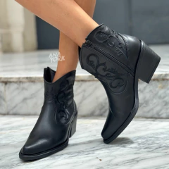 Texana de cuero bordada caña corta - tienda online