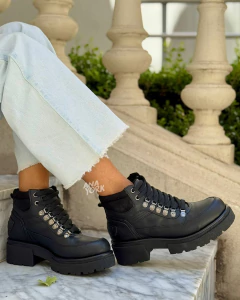 Borcego de cuero con alpinos - comprar online