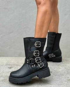 Bota Biker corta en internet