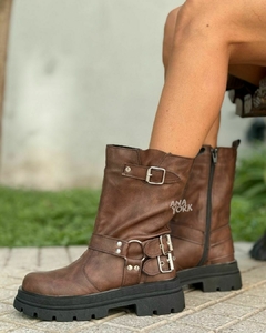 Bota caña media hebillas - tienda online