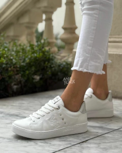 ZAPATILLA APLIQUE STRASS Y TACHA - comprar online